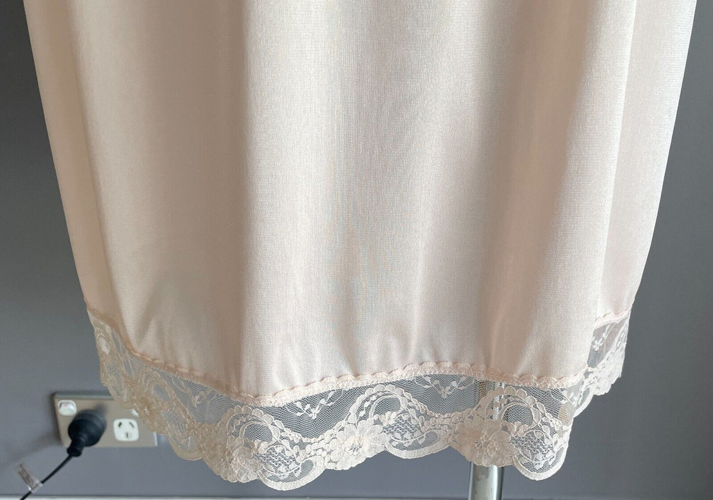 KAYSER Half Slip Petticoat Beige Elastic Waist Anti-Static Nylon Lace Hem Sze 14