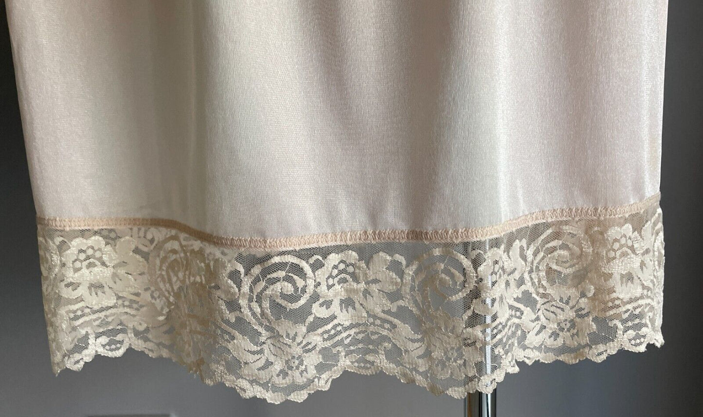 Half Slip Blush Pink 1/2 Petticoat Elastic Waist Lace Trim Hem Size 12