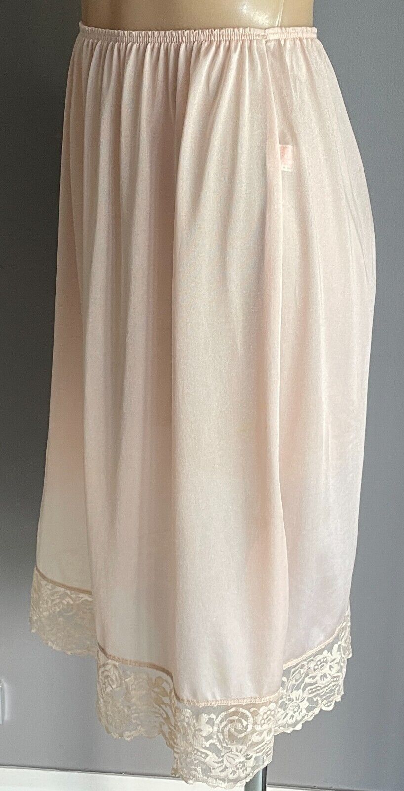 Half Slip Blush Pink 1/2 Petticoat Elastic Waist Lace Trim Hem Size 12