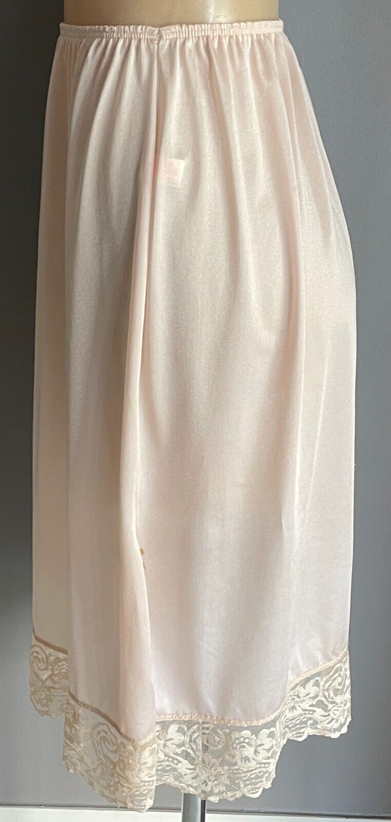 Half Slip Blush Pink 1/2 Petticoat Elastic Waist Lace Trim Hem Size 12