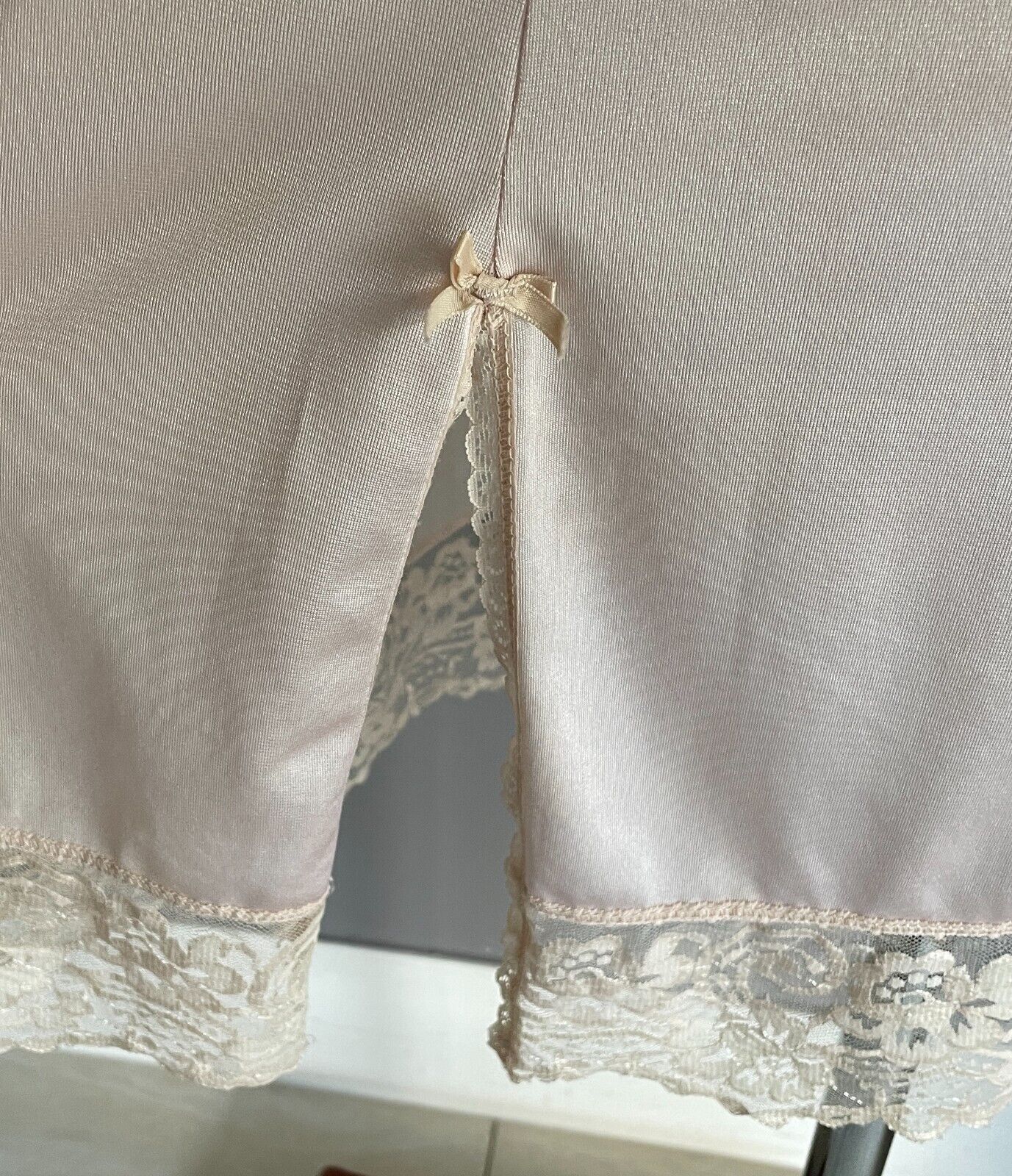 Half Slip Blush Pink 1/2 Petticoat Elastic Waist Lace Trim Hem Size 12