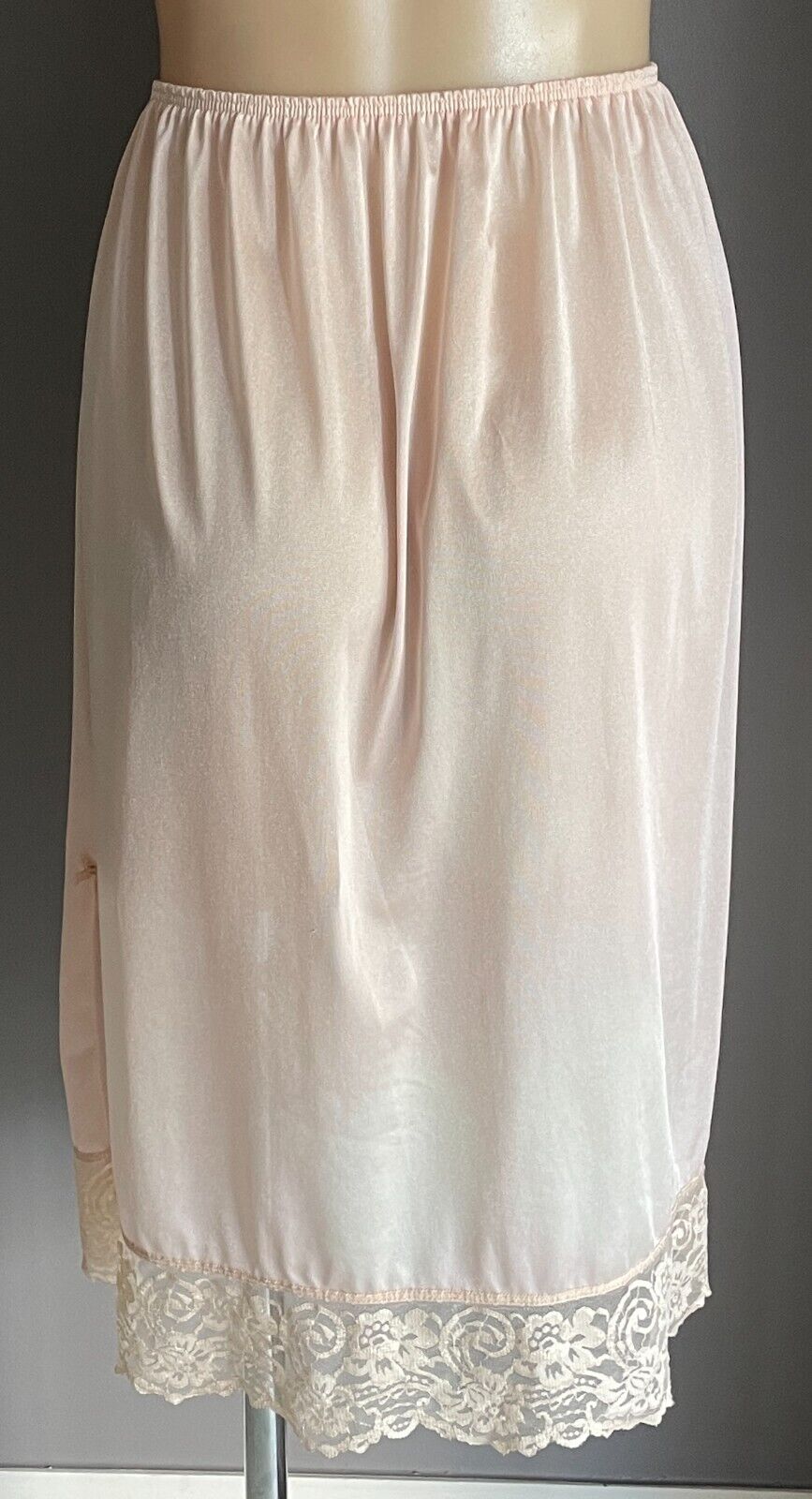 Half Slip Blush Pink 1/2 Petticoat Elastic Waist Lace Trim Hem Size 12