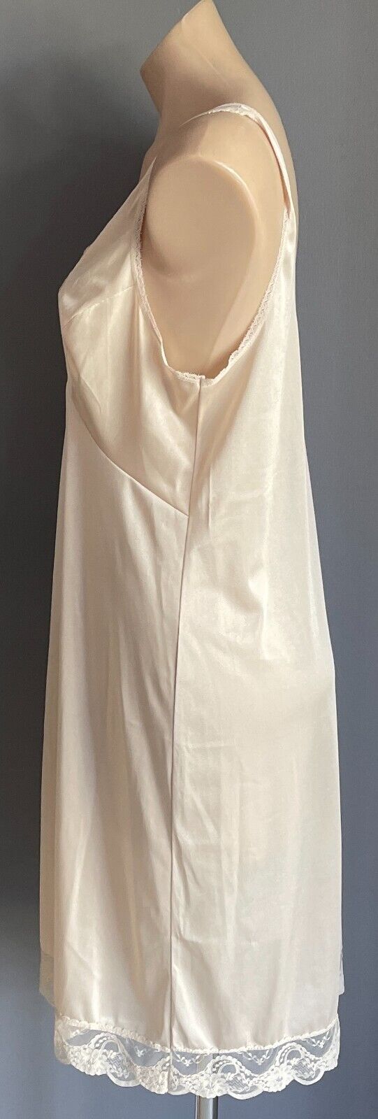 KAYSER Petticoat Nylon Full Slip Beige Lace Trim Anti Stat Ladies Sze 16 Vintage