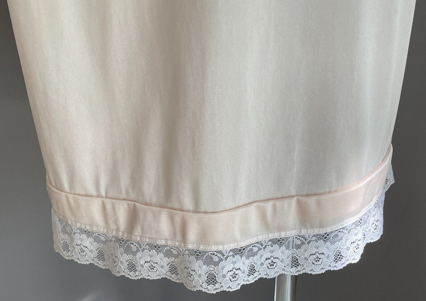 DIAMOND CUT Petticoat Champagne White Lace Trim Nylon Full Slip Size 12 Vintage