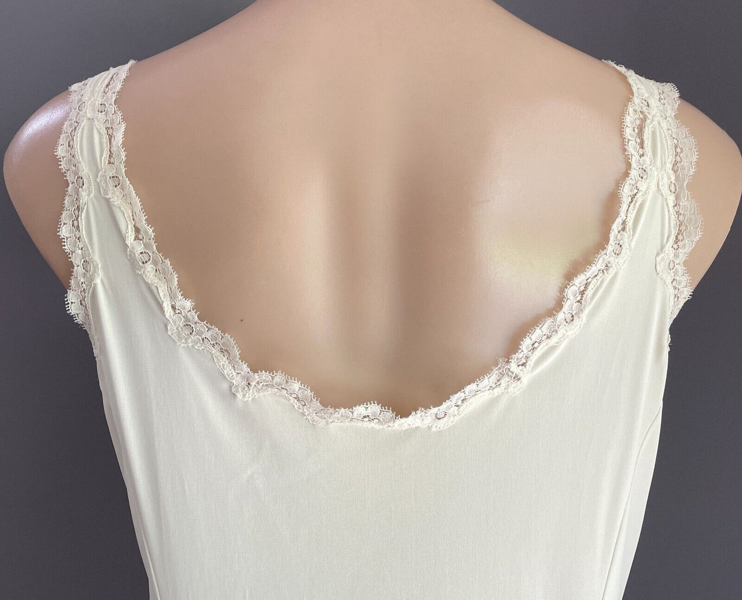 LUCAS VANITY FAIR Petticoat Cream Nylon Full Slip Size 14 Lace Trim Vintage