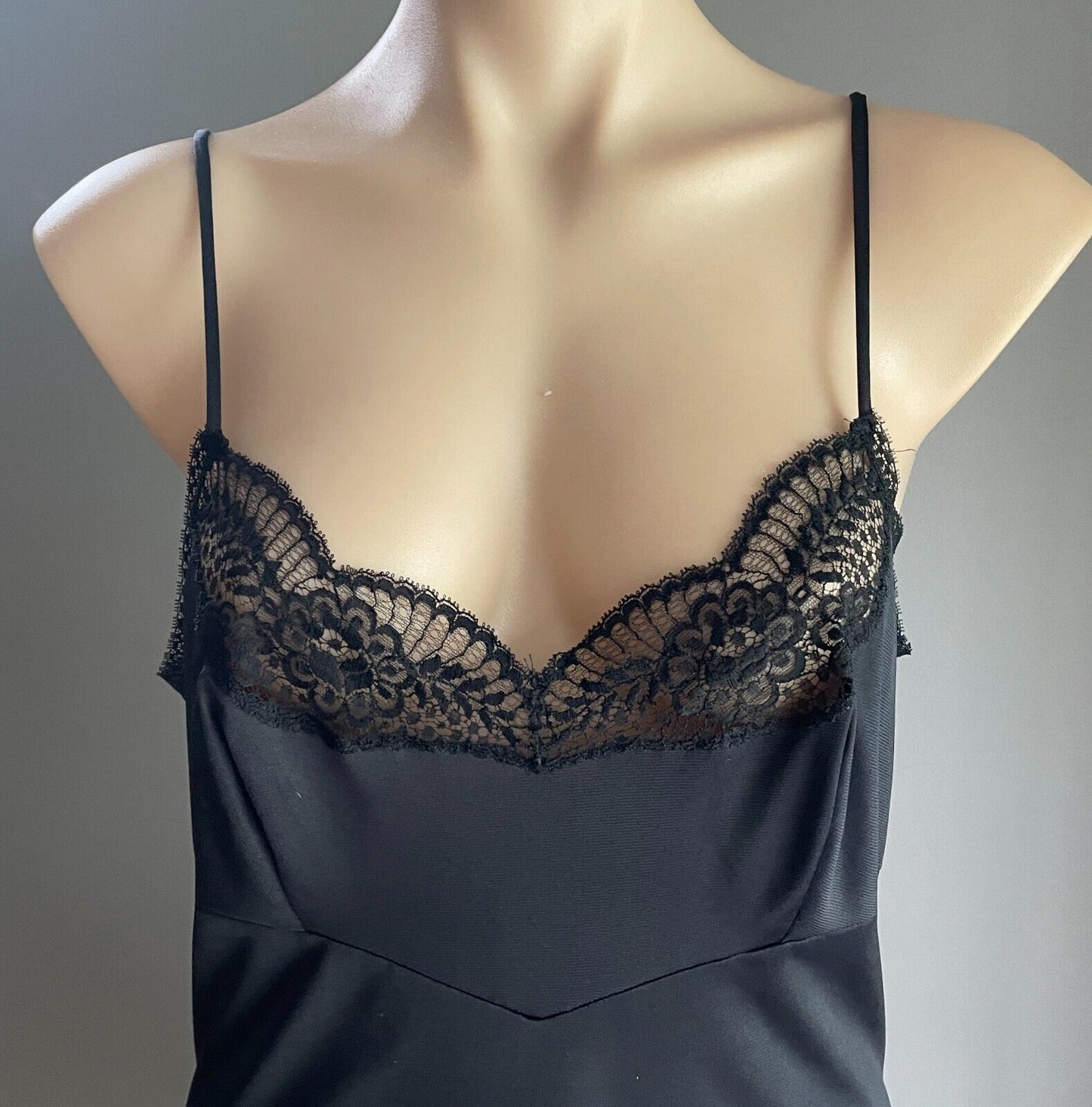 VALISERE Petticoat Black Nylon Lace Trim Full Slip Lingerie Size 44 AU 12