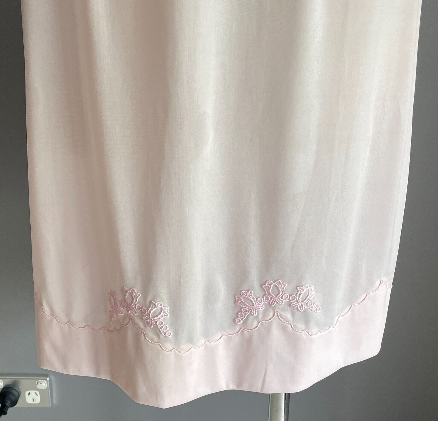 OSTI Petticoat Satin Star Pink Bri-Nylon Embroidered Full Slip Size 14 Vintage