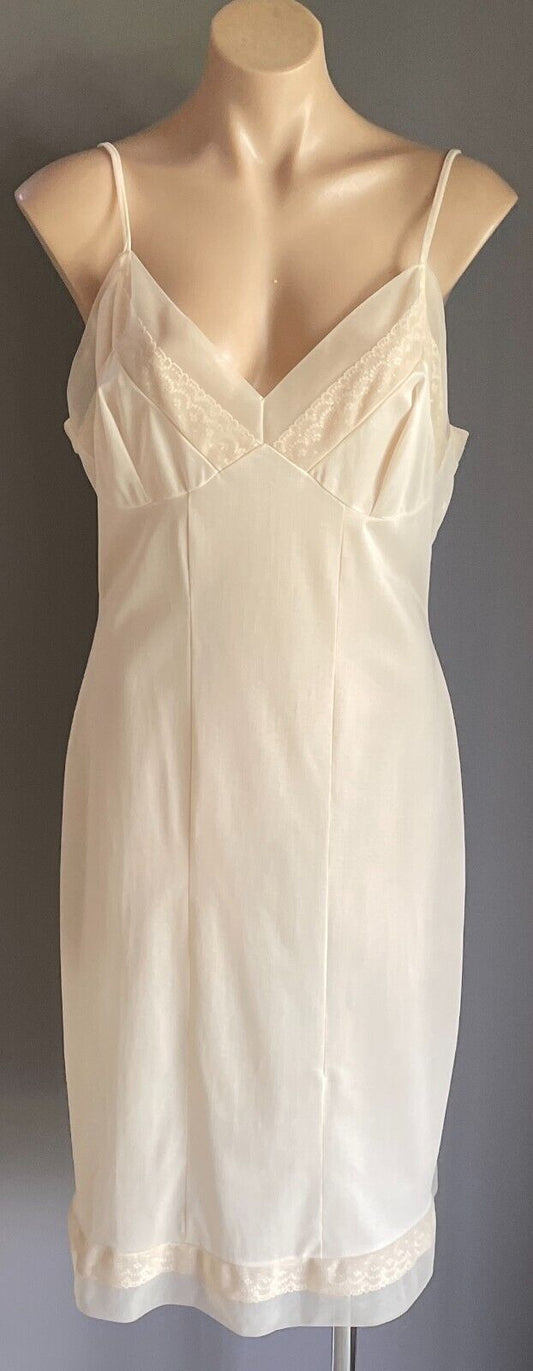 BALMORAL ORIGINAL Petticoat Light Beige Lace Mesh Trim Full Slip Size 12 Vintage