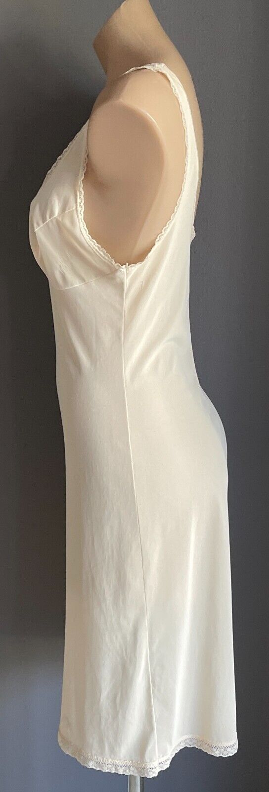 Vintage Petticoat Nylon Beige Lace Trim Full Slip Ladies Size 14