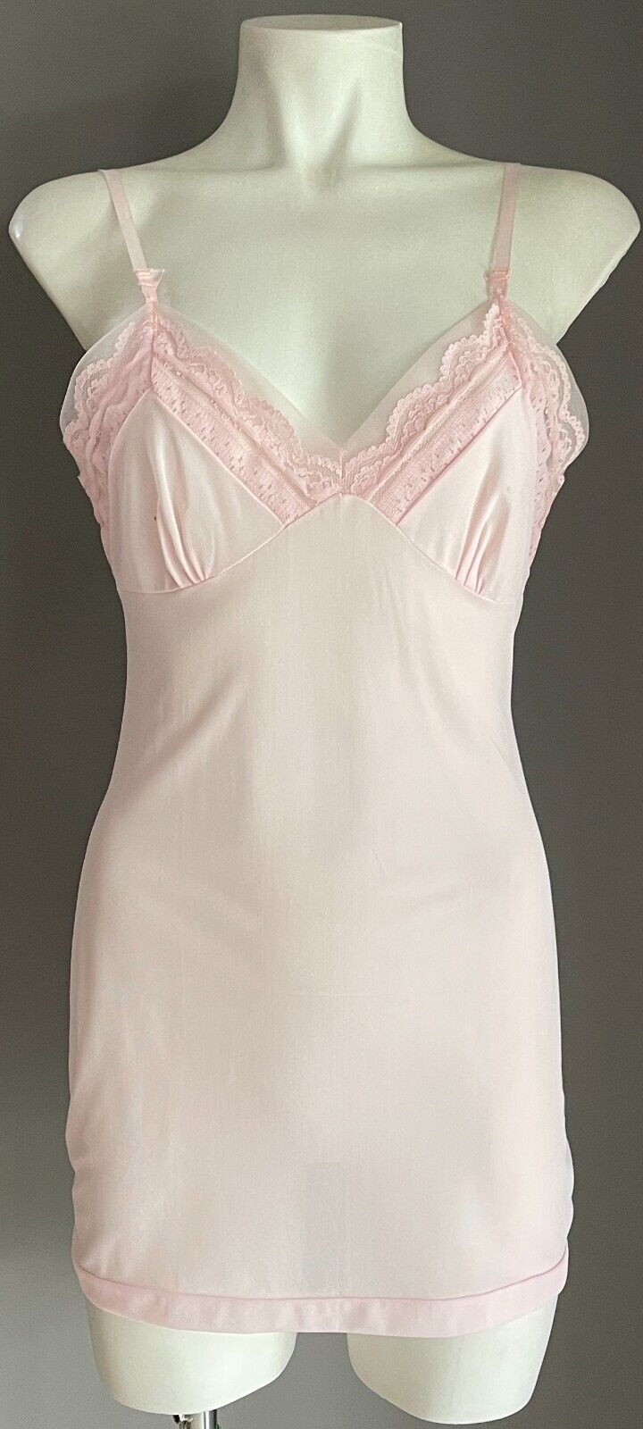 EMBASSY Full Slip Baby Pink Lace Mesh Net Trim Mini Short Length Sz S 8 Vintage