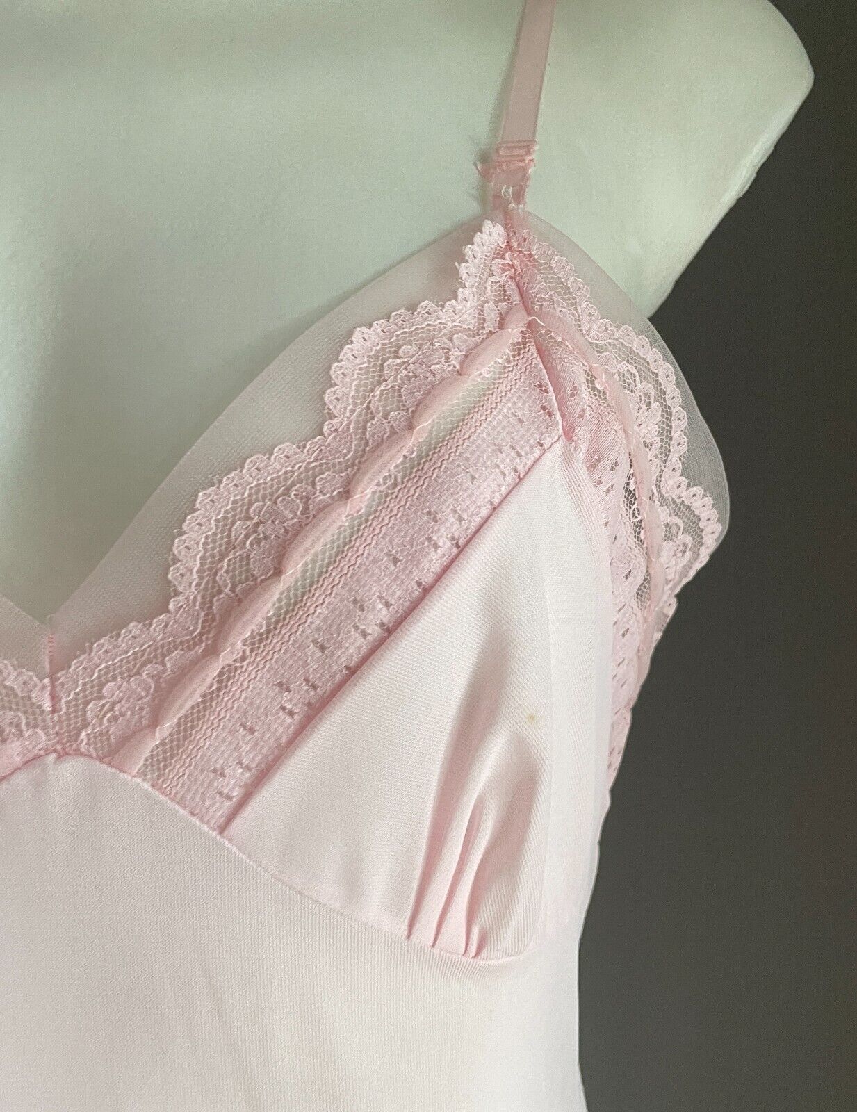 EMBASSY Full Slip Baby Pink Lace Mesh Net Trim Mini Short Length Sz S 8 Vintage