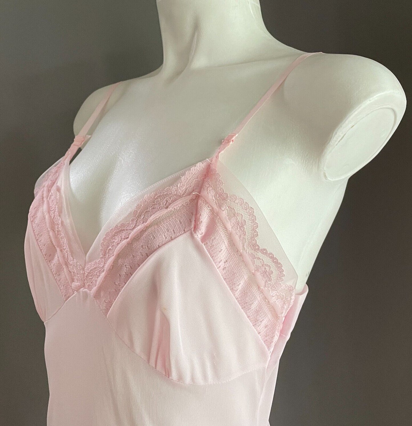 EMBASSY Full Slip Baby Pink Lace Mesh Net Trim Mini Short Length Sz S 8 Vintage