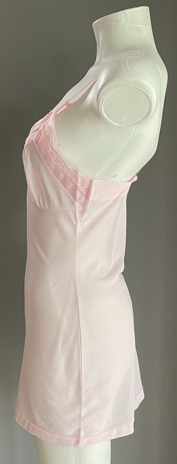 EMBASSY Full Slip Baby Pink Lace Mesh Net Trim Mini Short Length Sz S 8 Vintage