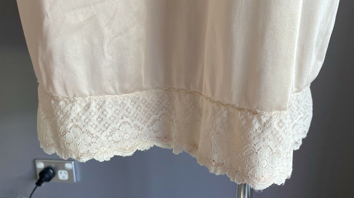 BERLEI Petticoat Cream Off White Full Slip Nylon Ladies Size 16 Lingerie Vintage