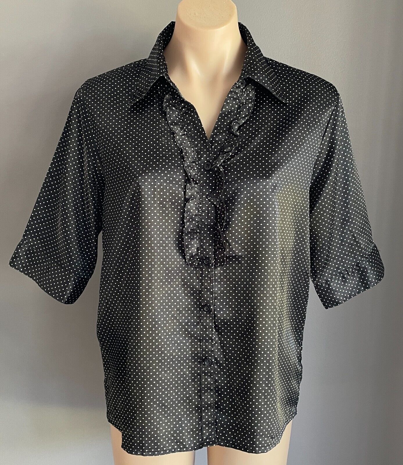 COLE LADIES Black/White Polka Dot Ruffle Trim Short Sleeve Shirt/Blouse Size XXL