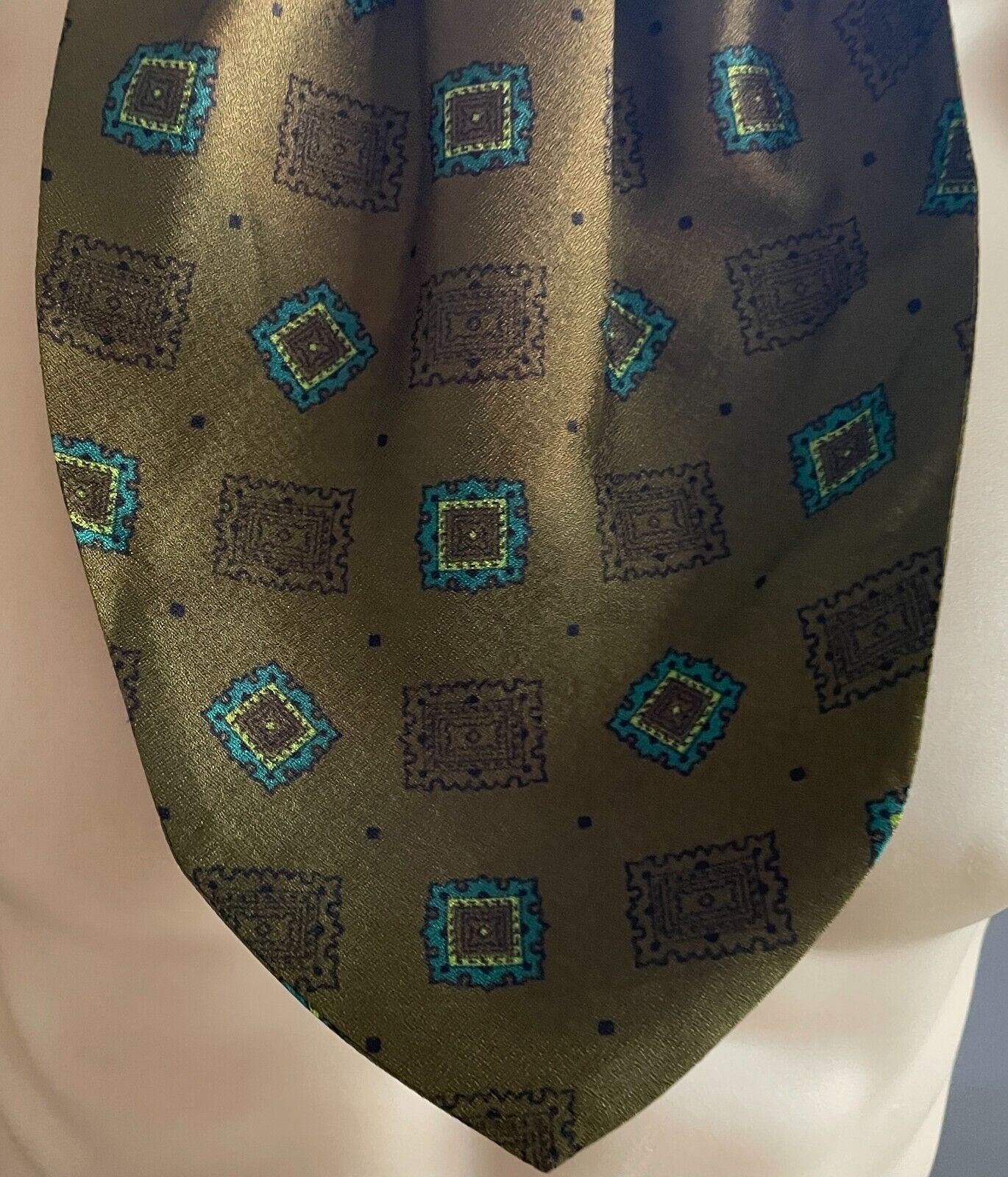Mens Vintage NeckTie TOOTAL CRAVAT Khaki Neon Blue Tile Print Pre-Tied Ascot Tie