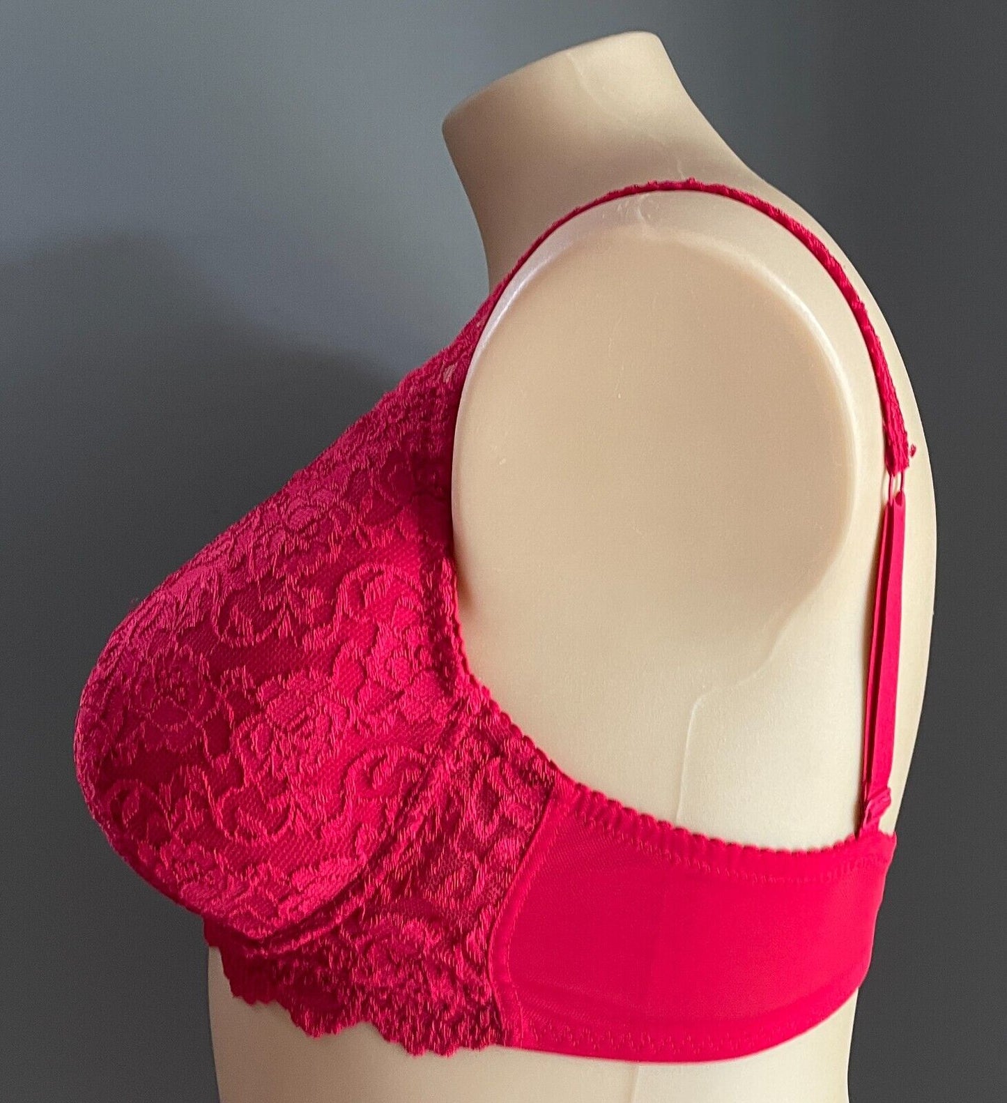 SECRET LOVE Bra 18D Red Lace Padded Underwire Adjustable Straps Size 18 D