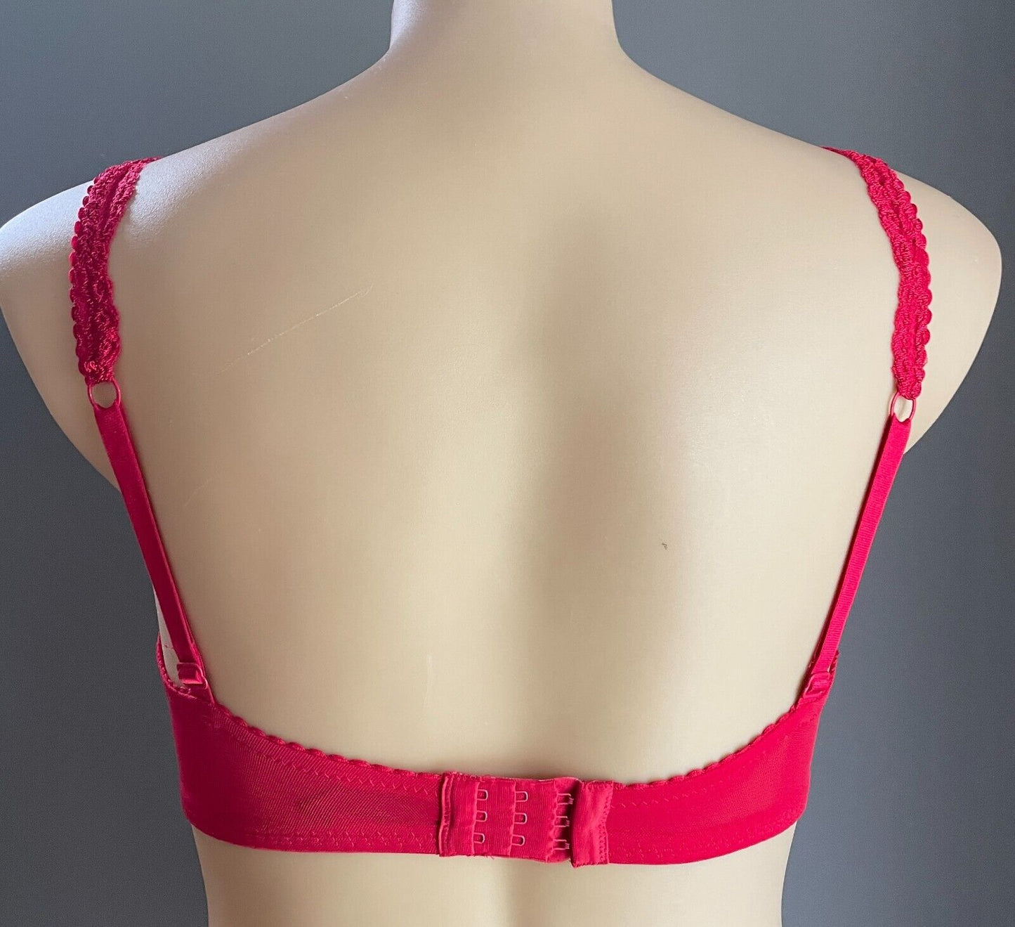 SECRET LOVE Bra 18D Red Lace Padded Underwire Adjustable Straps Size 18 D