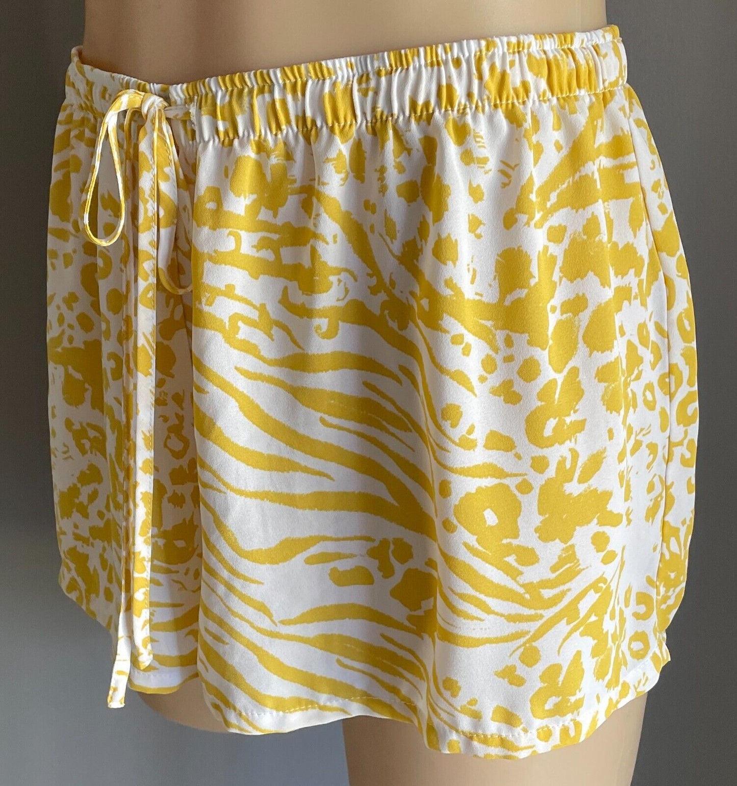 LILY LOVES Shorts Yellow White Stripe Animal Print Elastic Drawstring Size L NEW
