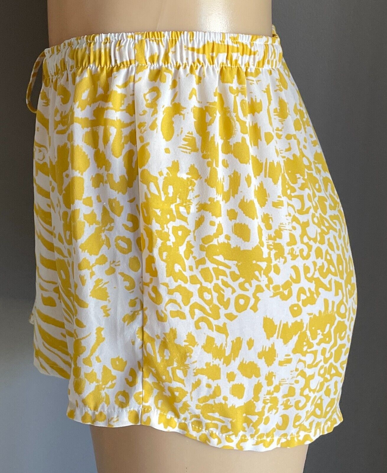 LILY LOVES Shorts Yellow White Stripe Animal Print Elastic Drawstring Size L NEW