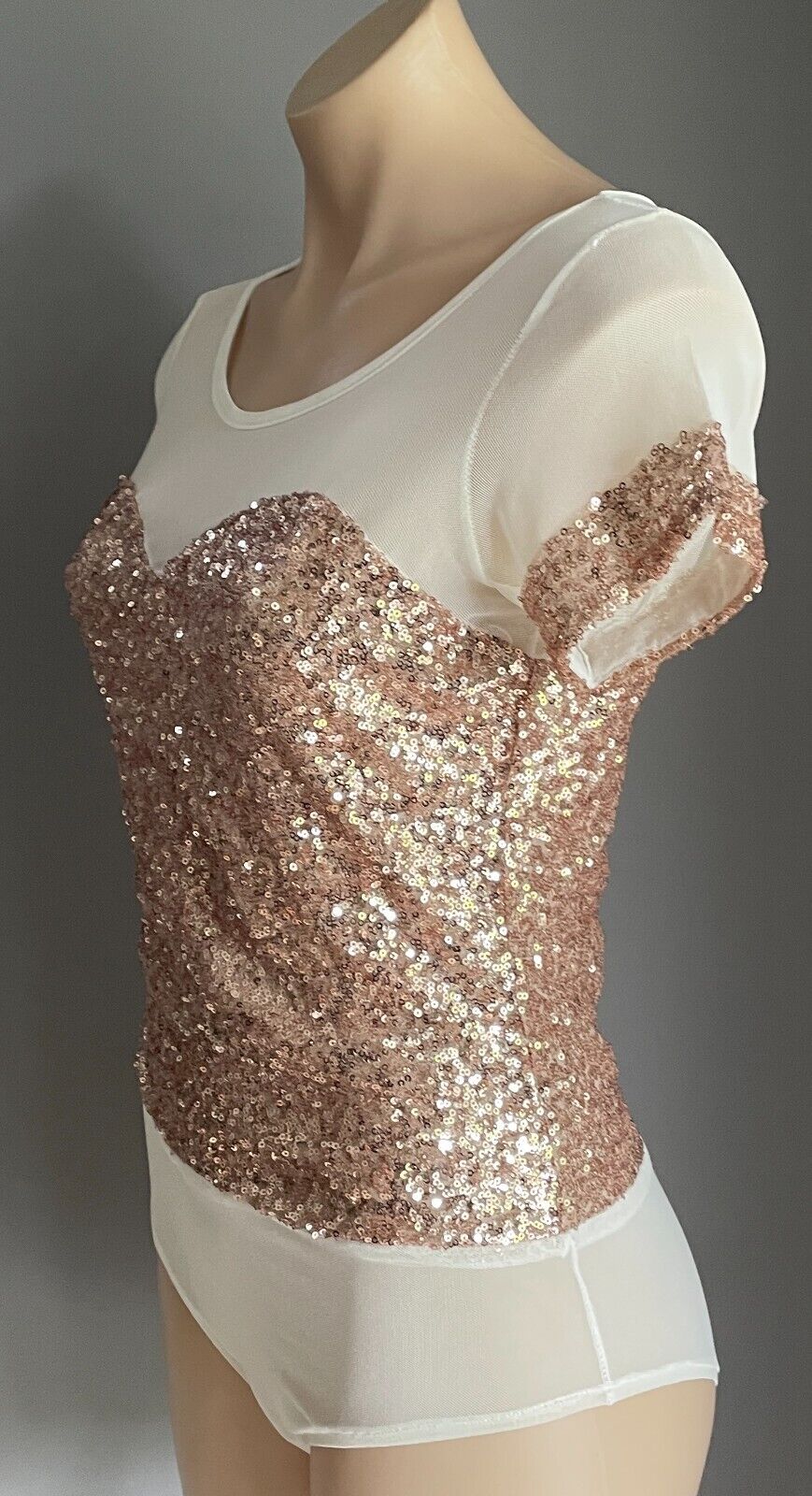 WHITE CLOSET Bodysuit White Mesh Net & Gold Sequin Short Sleeve Size 12  NEW