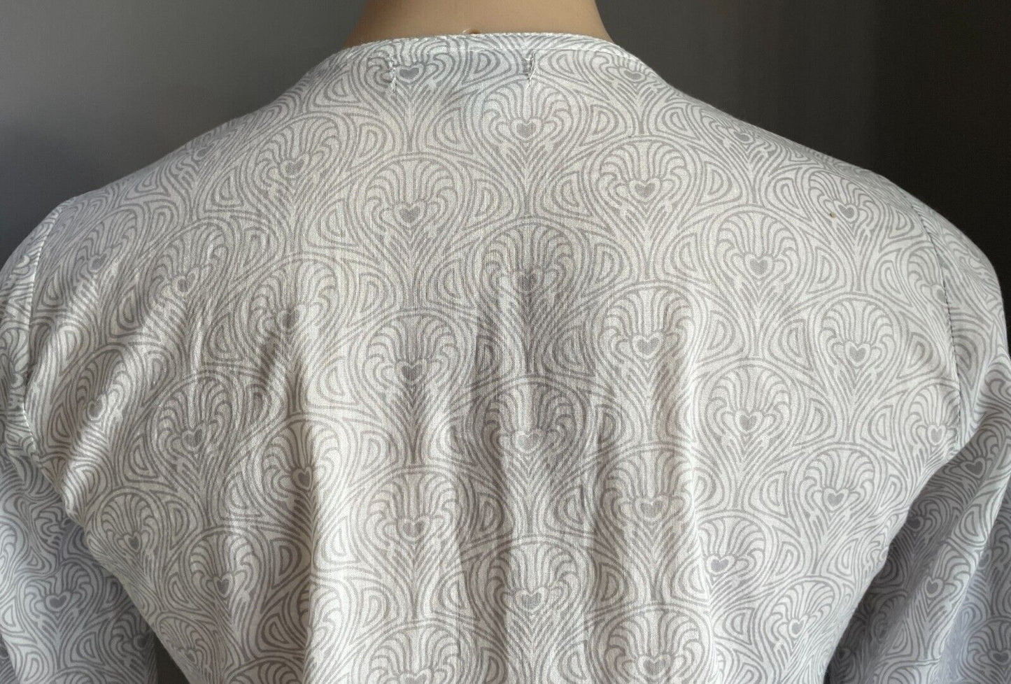 EB&IVE Kaftan Top Soft Grey White Cotton Tie & White Beaded Neckline Sz M 12