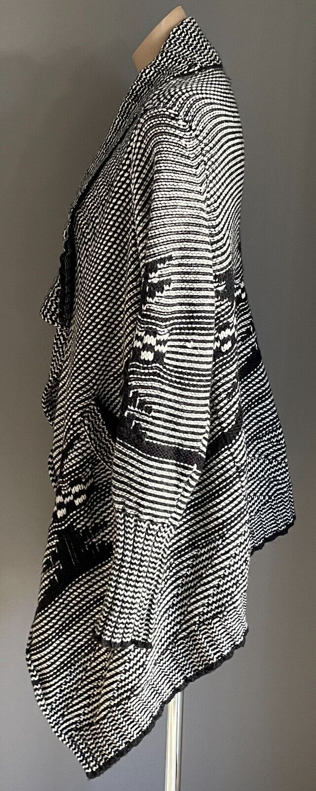 FIRETRAP Cardigan Black White Chunky Knit Drape w Kllt Pin Closure Size 14