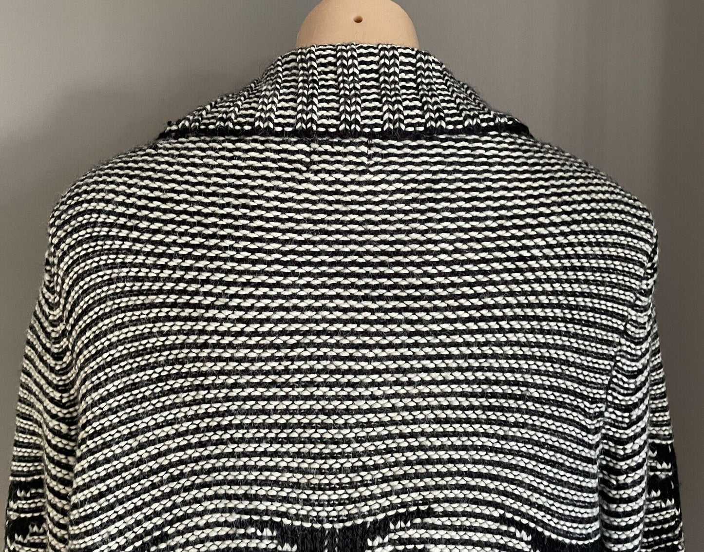 FIRETRAP Cardigan Black White Chunky Knit Drape w Kllt Pin Closure Size 14