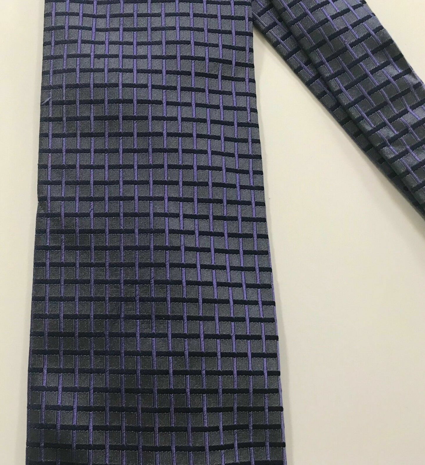 Mens Silk Tie GREGORY CRAVATTE Charcoal Grey Mauve & Black Geo Shiny Jacquard