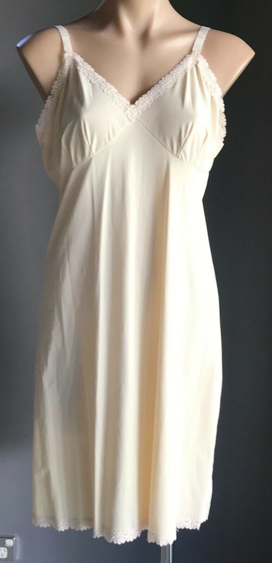 JANTEX Petticoat Beige Lace Trim Full Slip Ladies Size 16 Australia NEW Vintage