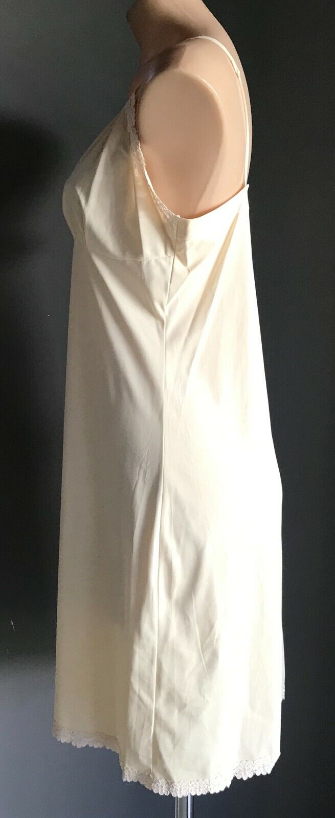 JANTEX Petticoat Beige Lace Trim Full Slip Ladies Size 16 Australia NEW Vintage