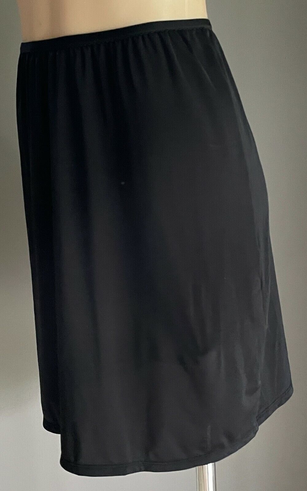 BASSONI LINGERIE Half Slip Petticoat Black Elastic Waist Ladies Size 14 9069 NEW