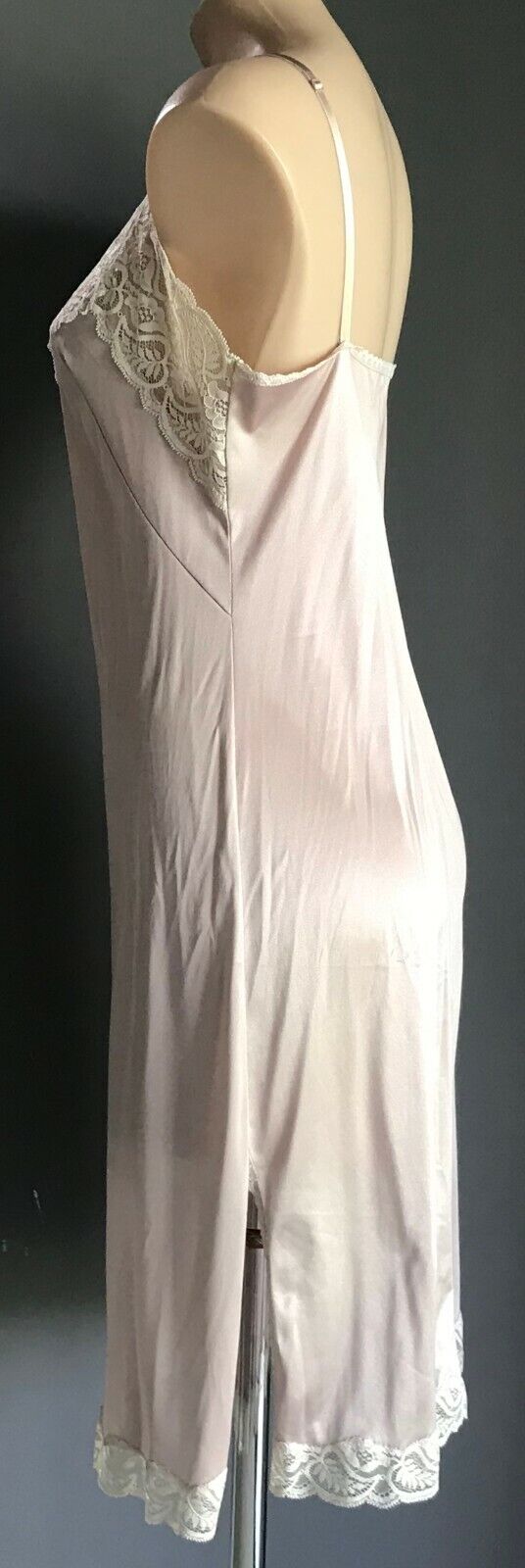 FORMFIT Rich Girl Vintage Petticoat Champagne Off White Lace Trim Full Slip 12