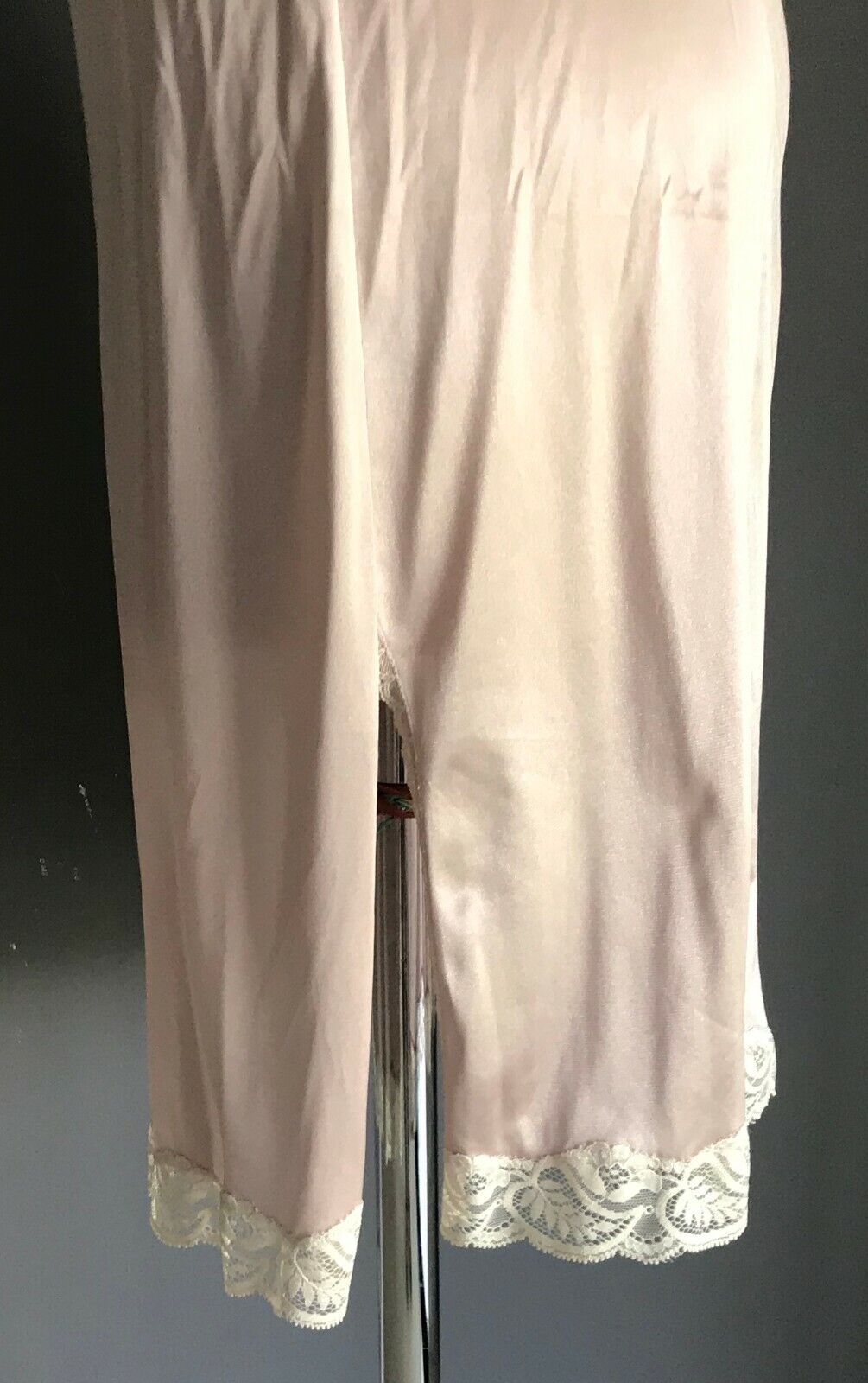 FORMFIT Rich Girl Vintage Petticoat Champagne Off White Lace Trim Full Slip 12
