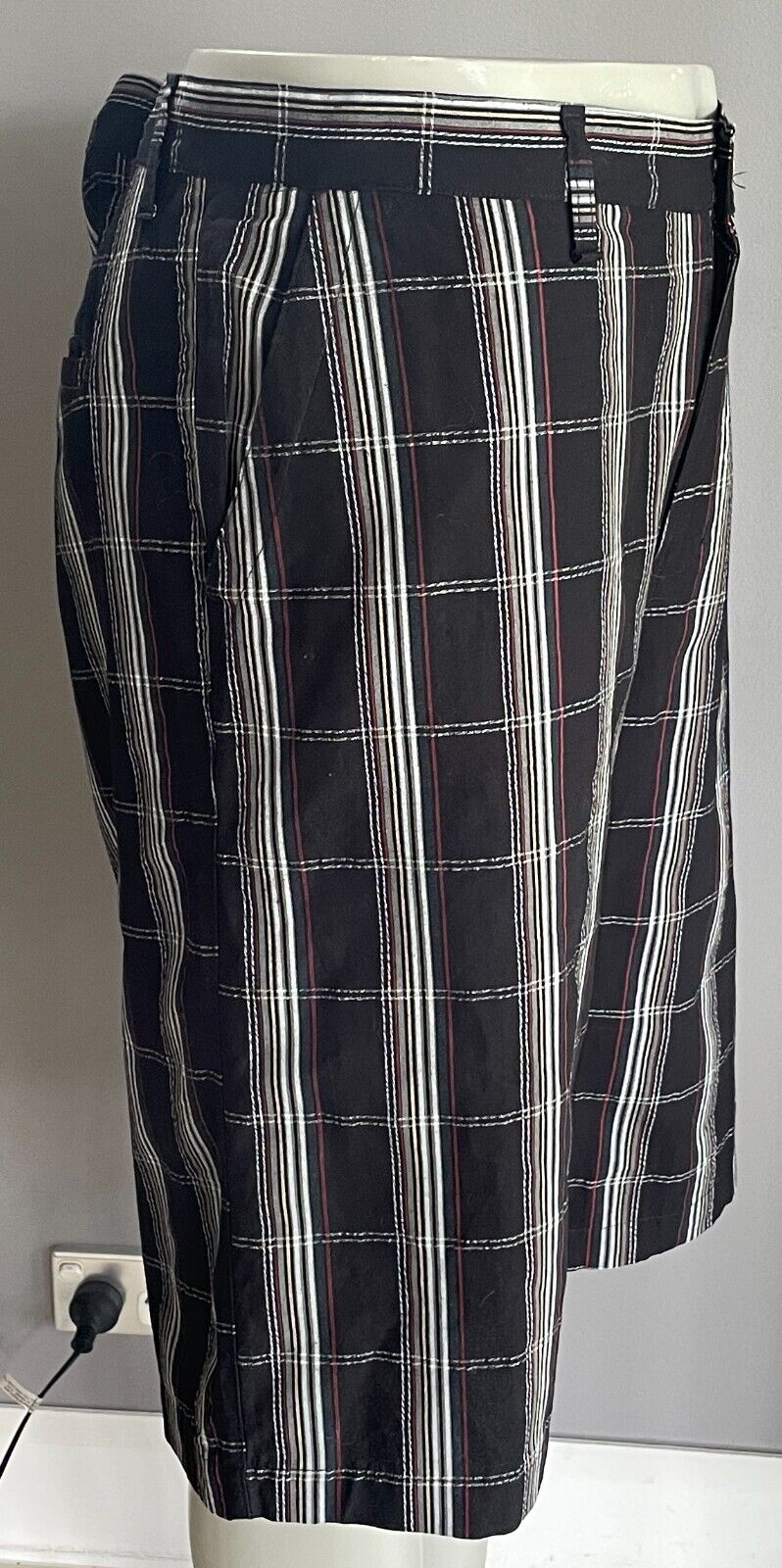 UNIT Bermuda Shorts Black Maroon Grey White Navy Yellow Check Sz 42 104cm Waist