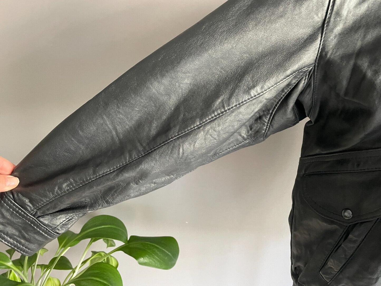 Vintage JONTELL LEATHER Black Leather Bomber Jacket Size M Lined Elastic Hem
