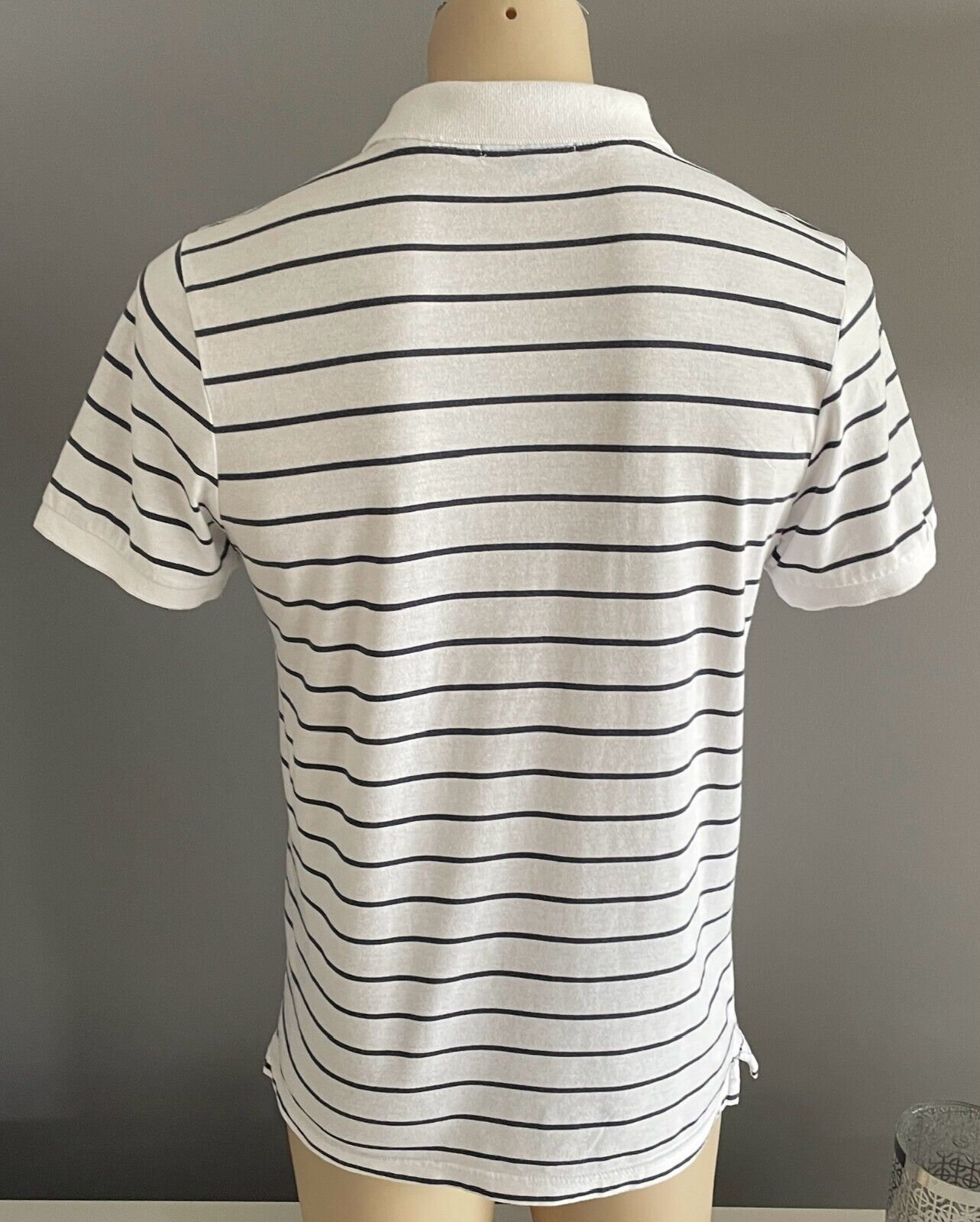 CONNOR Polo Shirt White Navy Stripe Short Sleeve Mens Size M Embroidered Logo