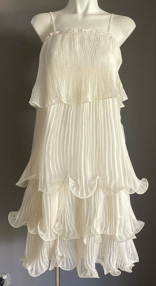 MEDASI Short Dress Off White Pleated SleevelessTier A-Line Size 6 8