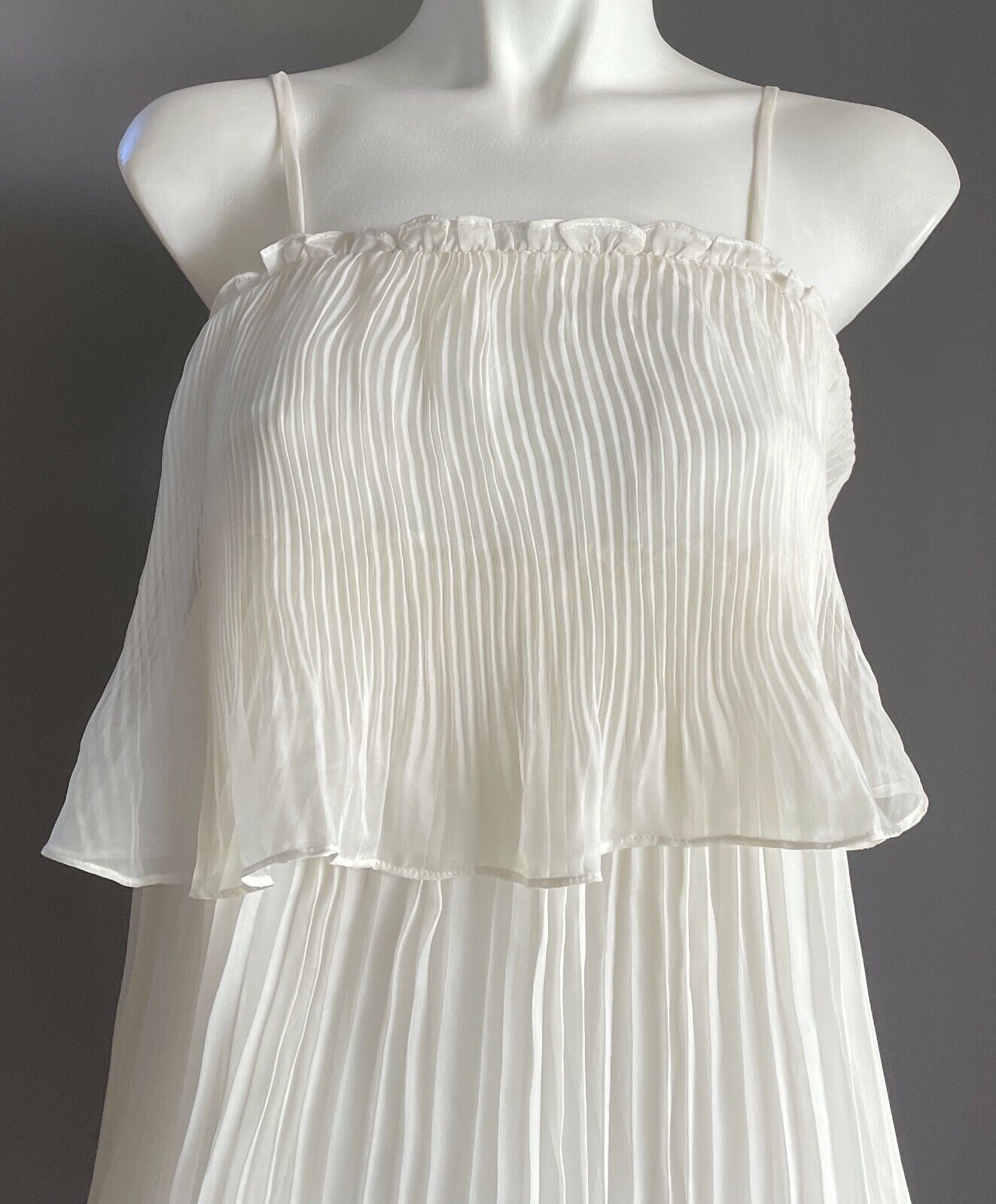 MEDASI Short Dress Off White Pleated SleevelessTier A-Line Size 6 8