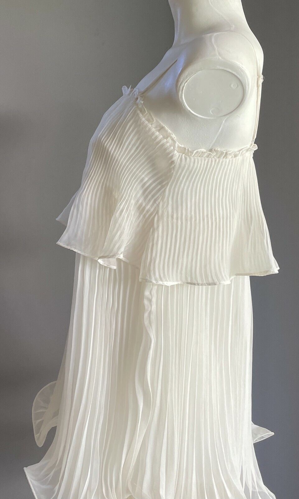 MEDASI Short Dress Off White Pleated SleevelessTier A-Line Size 6 8