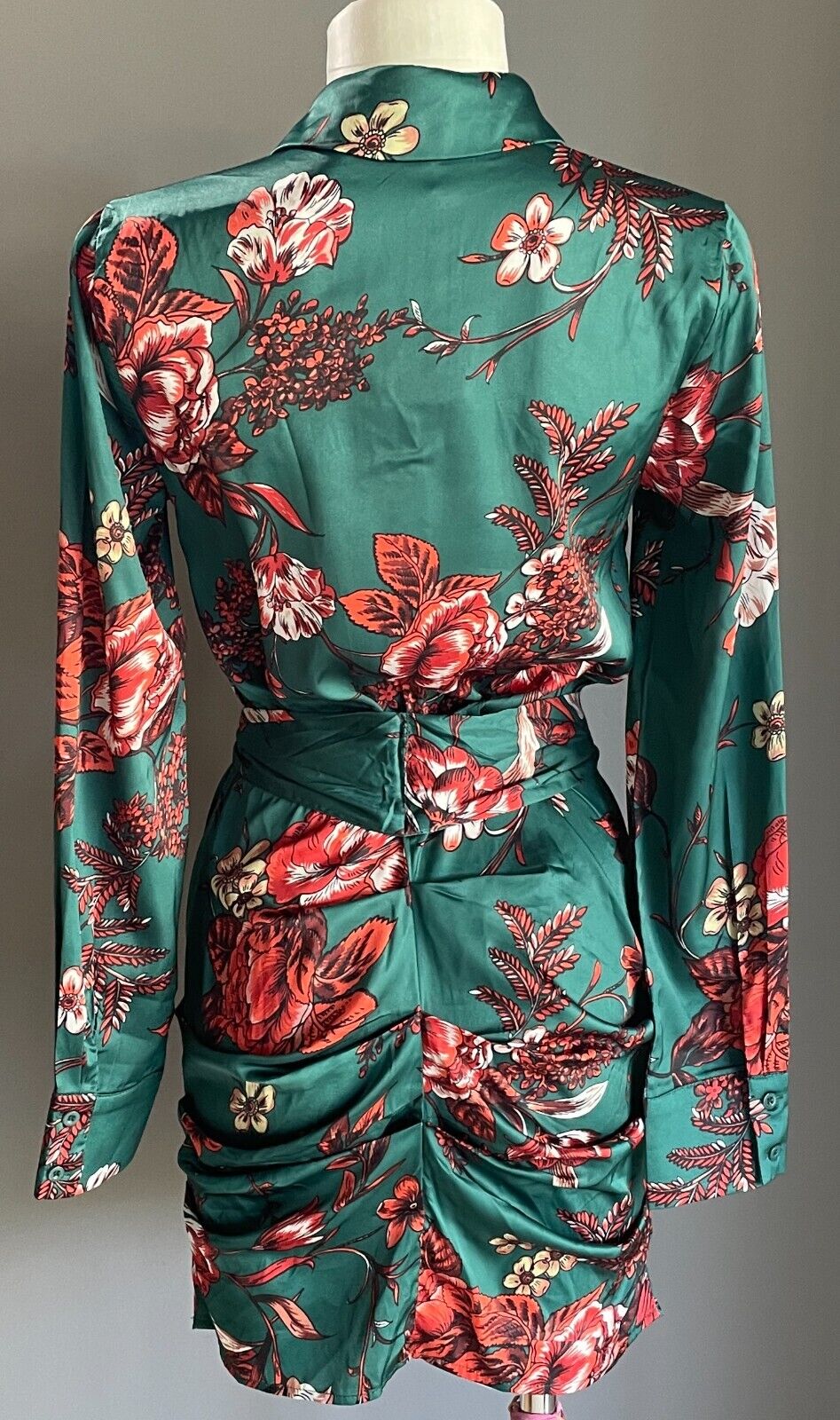 Pretty Little Things Emerald Green Floral Buttons Ruched Drape Shirt Dress Sz 8