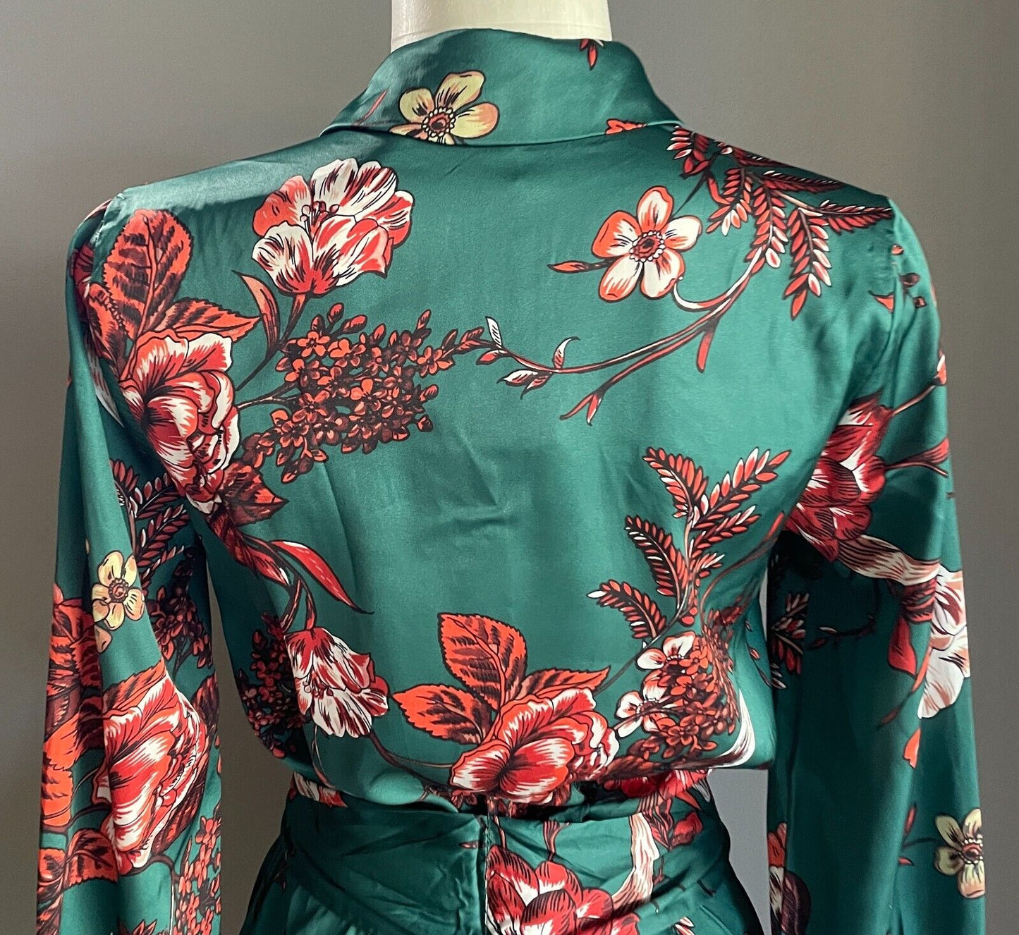 Pretty Little Things Emerald Green Floral Buttons Ruched Drape Shirt Dress Sz 8