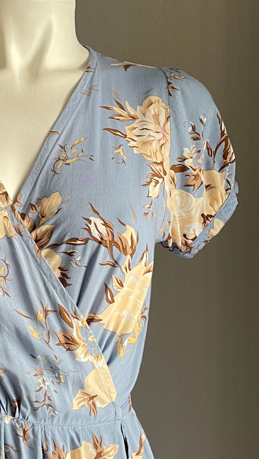 AUGUSTE THE LABEL Cornflower Blue Floral Print Wrap Frill Trim Mini Dress Sz 6 8