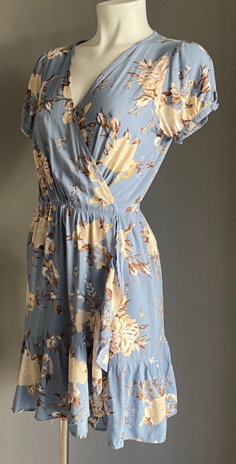 AUGUSTE THE LABEL Cornflower Blue Floral Print Wrap Frill Trim Mini Dress Sz 6 8