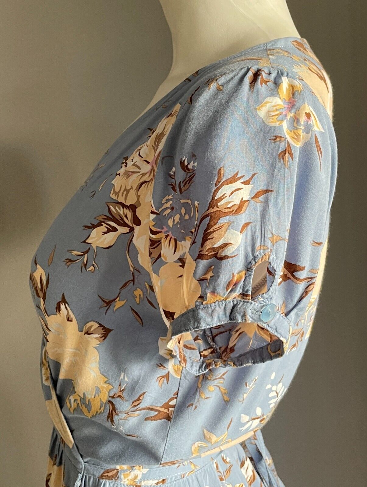 AUGUSTE THE LABEL Cornflower Blue Floral Print Wrap Frill Trim Mini Dress Sz 6 8