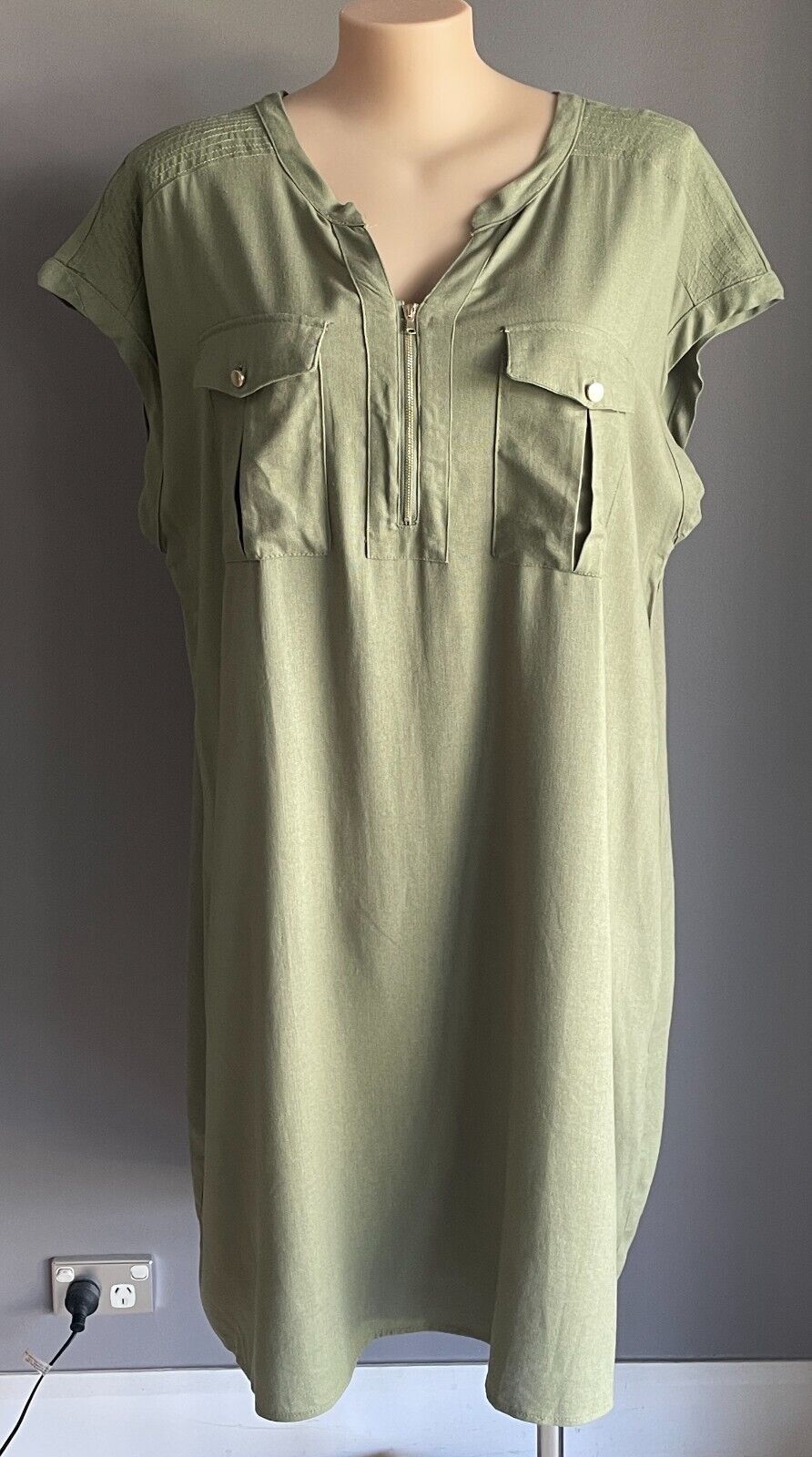 BEME Hi-Lo Dress Khaki Extended Sleeve Linen Blend Zip Front Pocket Size 20