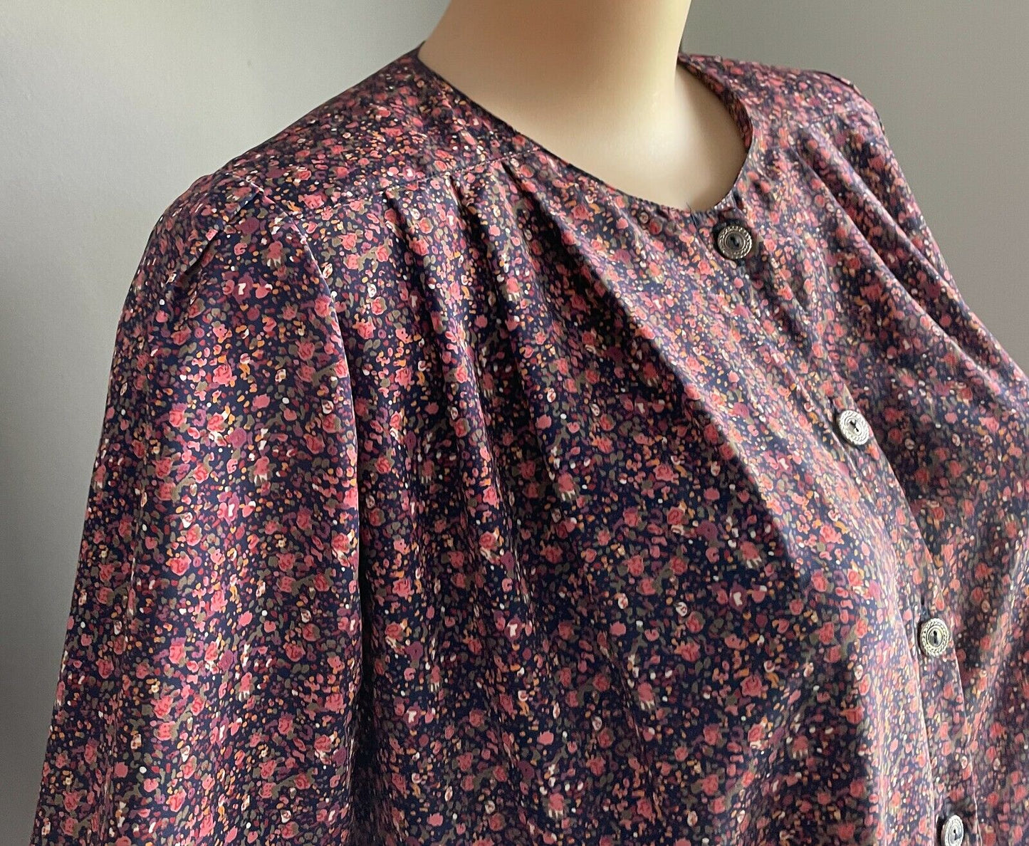MY GARMENT Co Blouse Floral 3/4 Sleeve Collarless Metal Buttons Top Size 22 Vtg