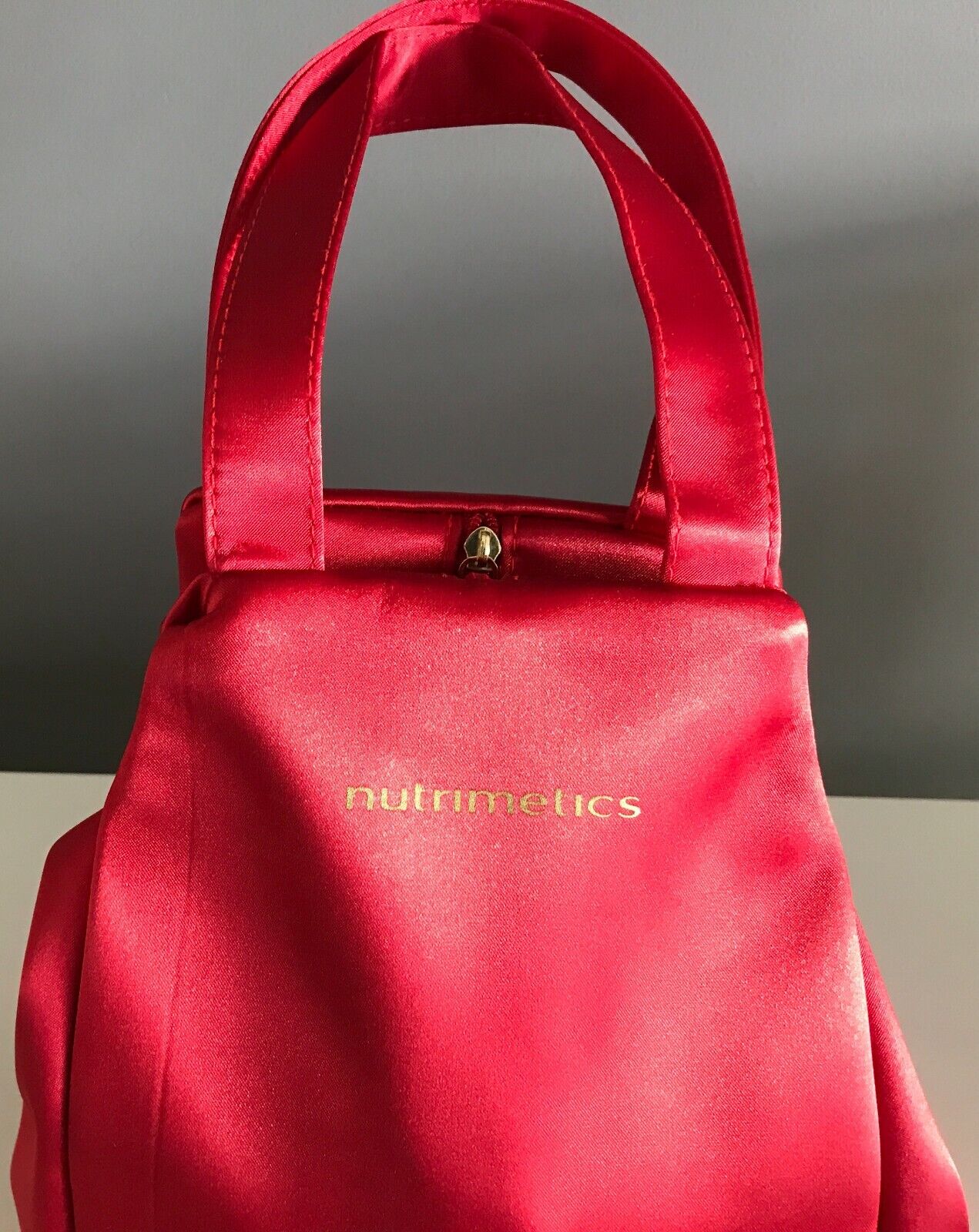 Makeup Bag NUTRIMETICS Red Promotional Fabric Medium Size Cosmetics Handles NEW
