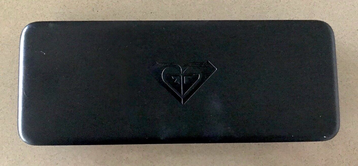 ROXY Logo Black SunGlasses Hard Case Cover Cleaning Cloth EMPTY CASE -NO Glasses