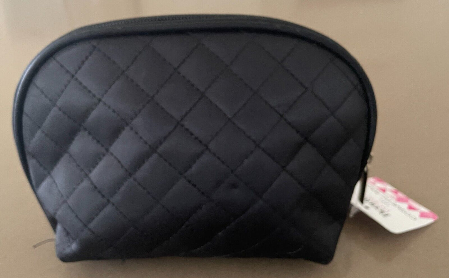 Makeup Bag BEAUTY WORX Wet Pack Black Quilted Zip Closure Easy Care Nylon NEW